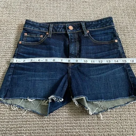 Aritzia Raw Hem High-Waist Denim Jean Shorts 26 - Picture 6 of 8